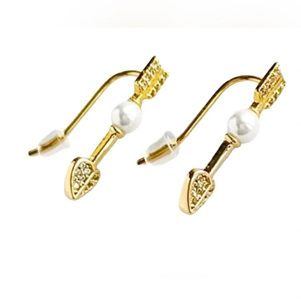 Kate Spade Love Game Ear Pin Earrings Gold Heart Arrow Pearl NWT and Dust Bag